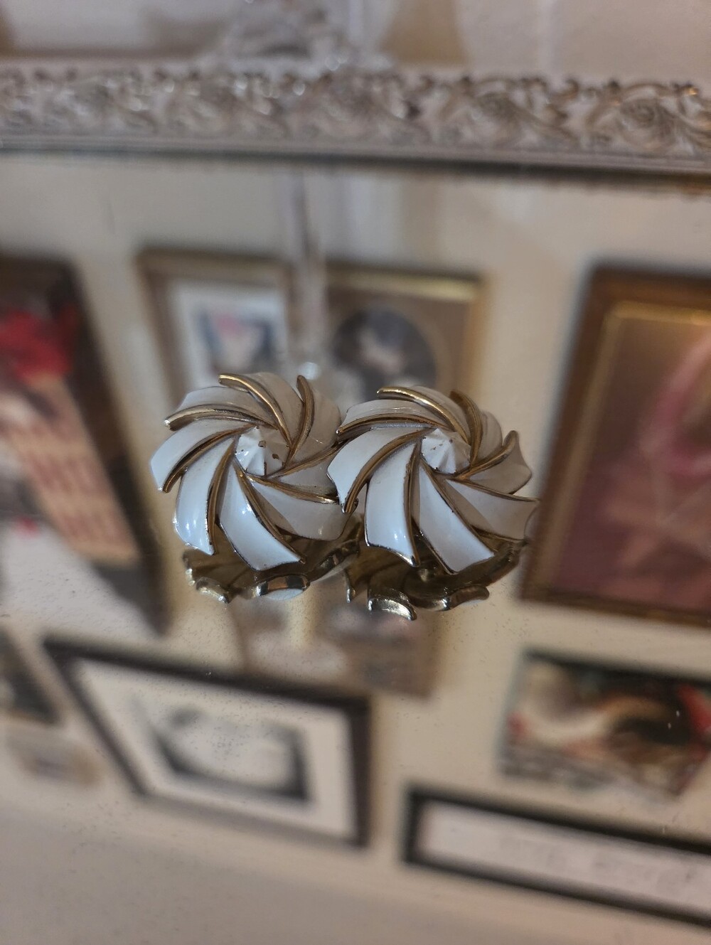 Vintage Crown Trifari White Thermoset Clip On Earrings